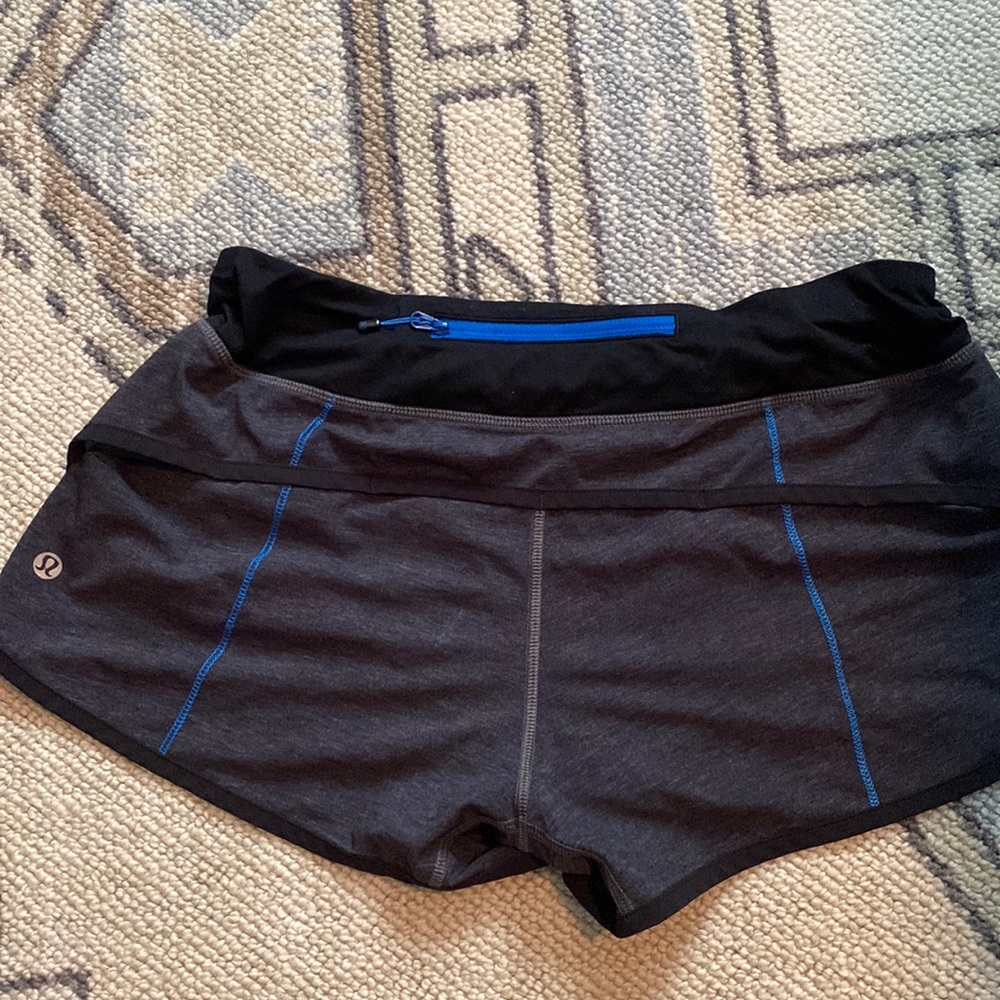 Lululemon size 6 gray shorts women’s